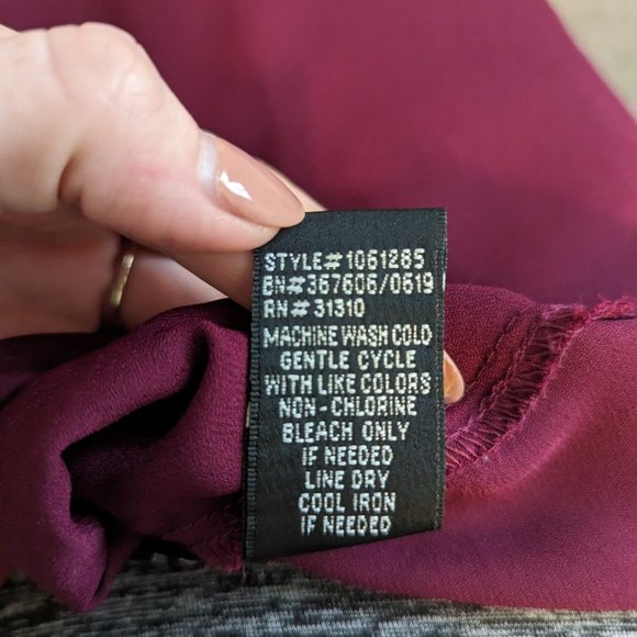 BCX Womens Burgundy Cuffed Keyhole Wrap Top - Picture 10 of 10